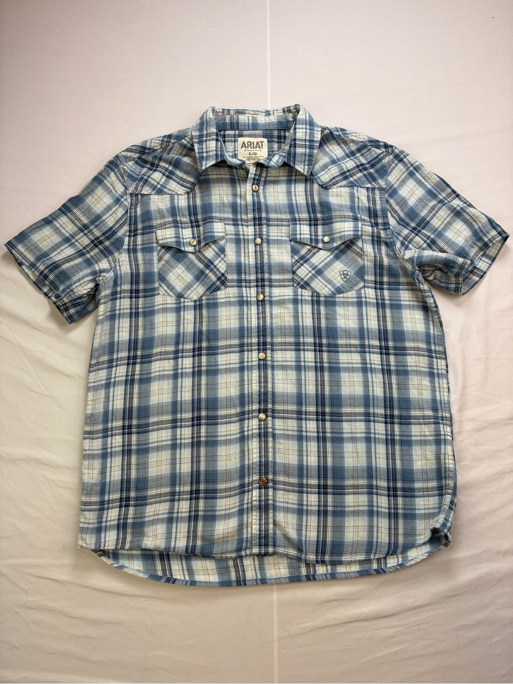 Ariat Light Men’s Blue and White Plaid Sz L Short-Sleeve Western Shirt
